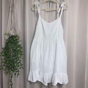 White Dress with pockets and tie straps